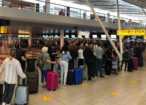 Suriyeli sığınmacılara her tür hakareti yapan ikiyüzlüler Yahudi sığınmacılara neden ses çıkartmıyor? İşgalci Yahudiler Türkiye'ye kaçıyor