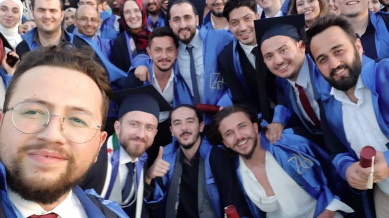 Suriyeli Üst Düzey Bürokrat, Mezunu Olduğu İZÜ'ye ve Türkiye'ye Teşekkür Etti