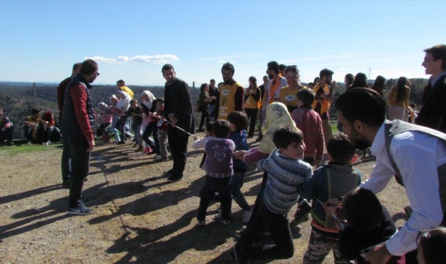 Suriyeli yetim öğrenciler eğlendi