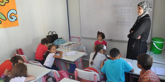 Suriyeli yetimler eğitime başladı