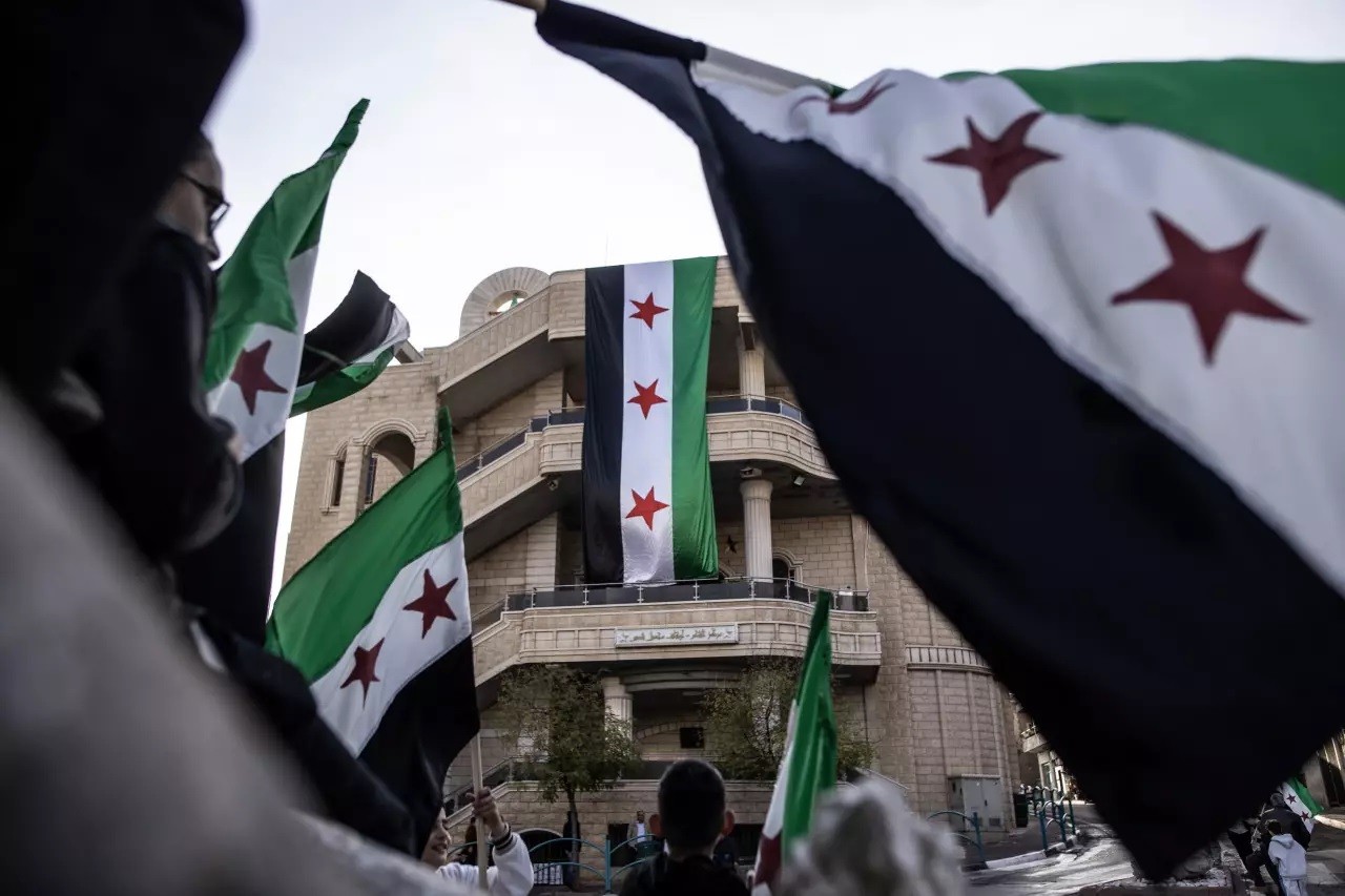 Suriyeli yetkiliden İsrail'e sert rest: Bir karış toprağı bile vermeyeceğiz!