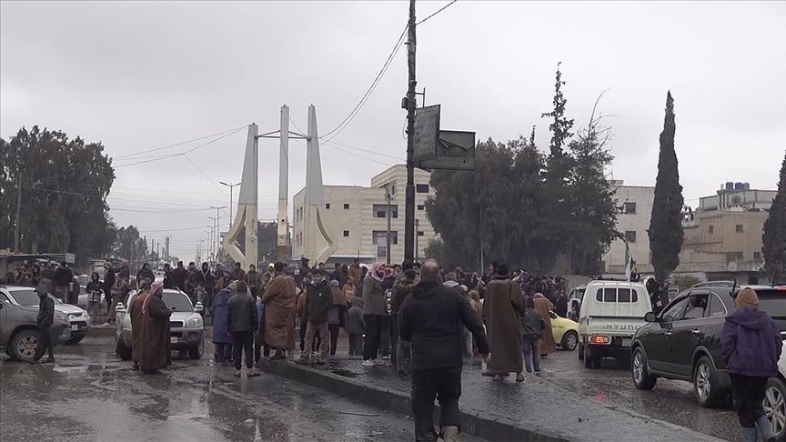 Suriyeliler, bölgenin terör örgütü YPG/SDG'den kurtarılmasını kutladı