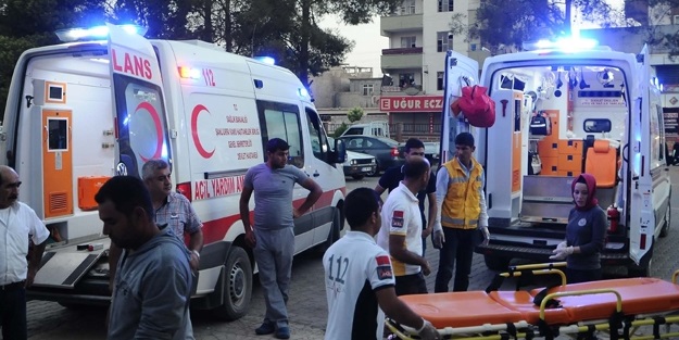 Akçakale'ye geçmek isteyen Suriyeliler mayına bastı