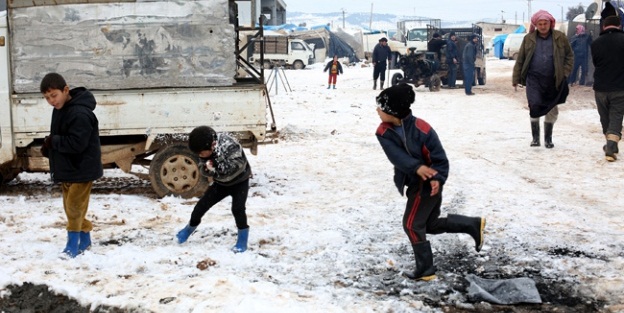 Suriyeliler şimdi de soğuk hava ile mücadele ediyor