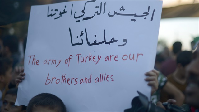 Suriyeliler terör örgütü PKK'yı protesto etti