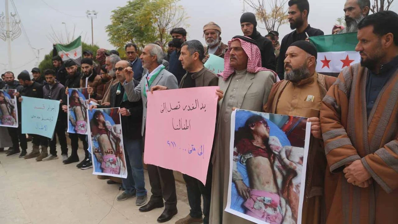 Suriyeliler terör örgütü PKK/YPG’yi protesto etti