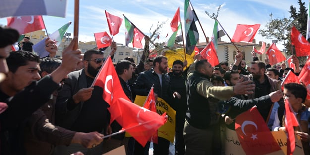 Suriyelilerden Zeytin Dalı Harekatı'na destek
