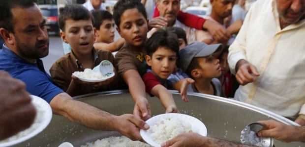 Suriyelilere yardımlar sürüyor