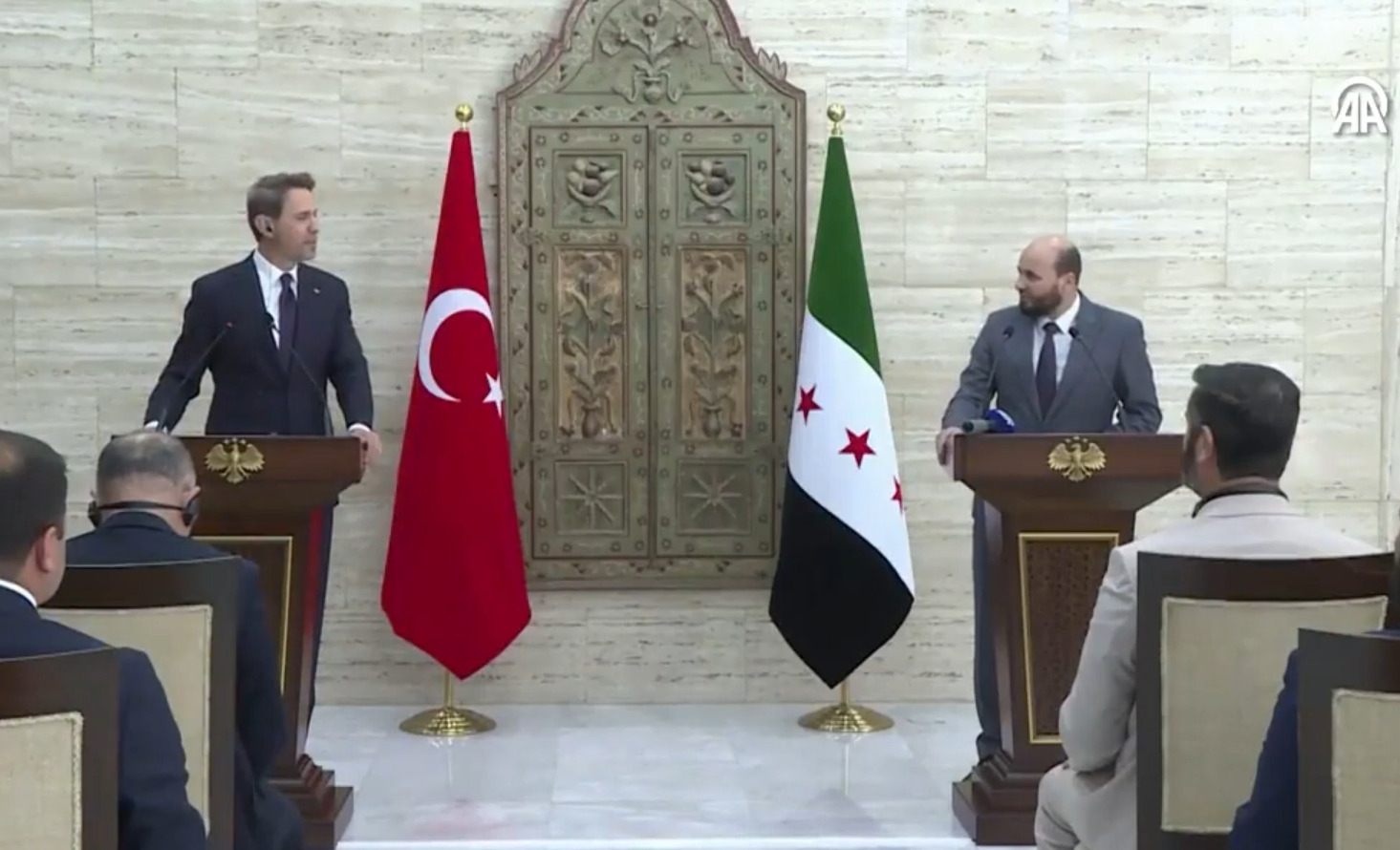 Suriye’nin altındaki dev servet için Türkiye devrede! 2 milyar tonluk stratejik rezerv