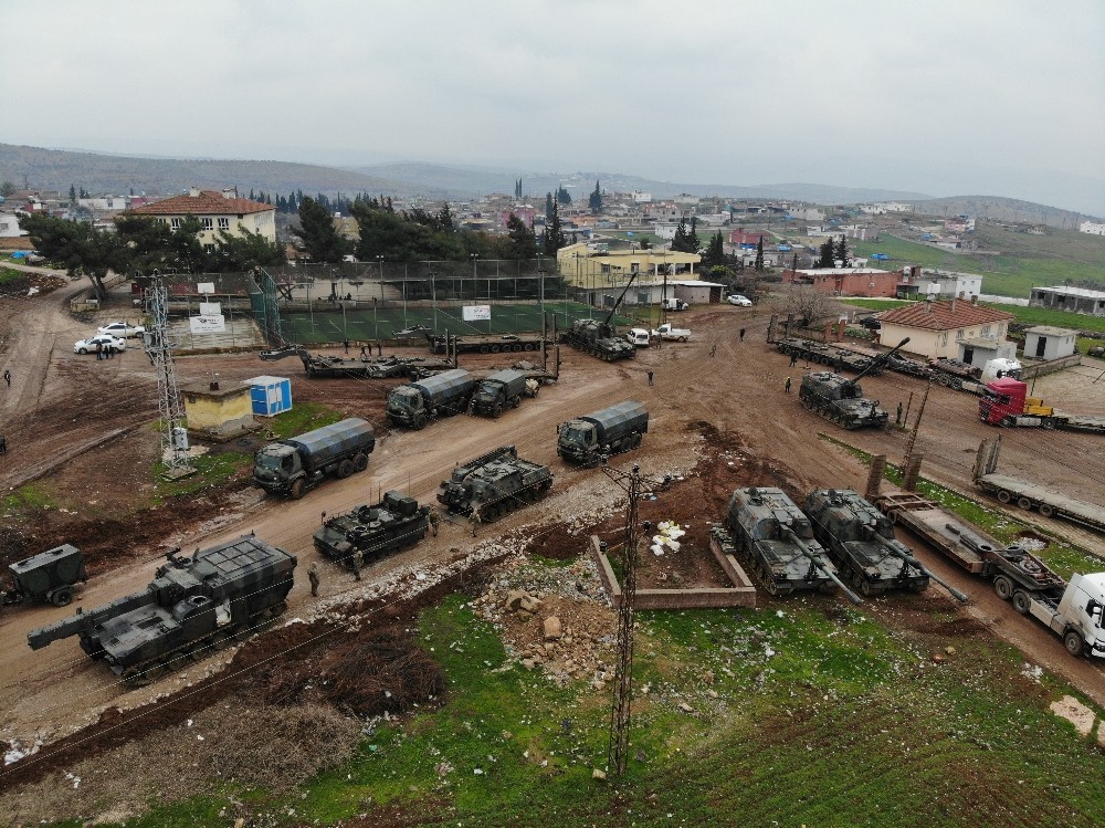 Suriye’ye askeri sevkiyat sürüyor 