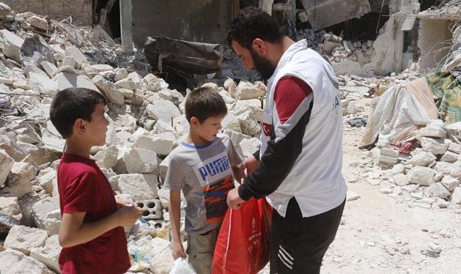 Suriye'ye yardımlar ulaşmaya başladı