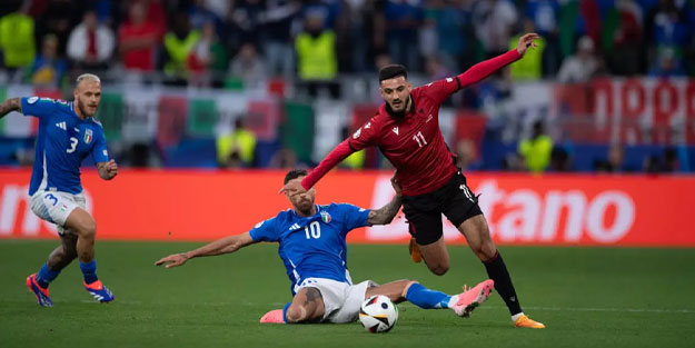 Sürpriz golle başlayan maçta gülen taraf İtalya oldu