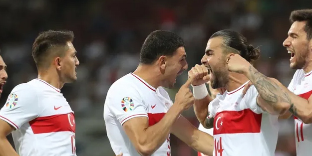 Sürpriz Türkiye kararı: Dünya Arda Güler'in peşinde ama... Galler maçının ilk 11'leri belli oldu