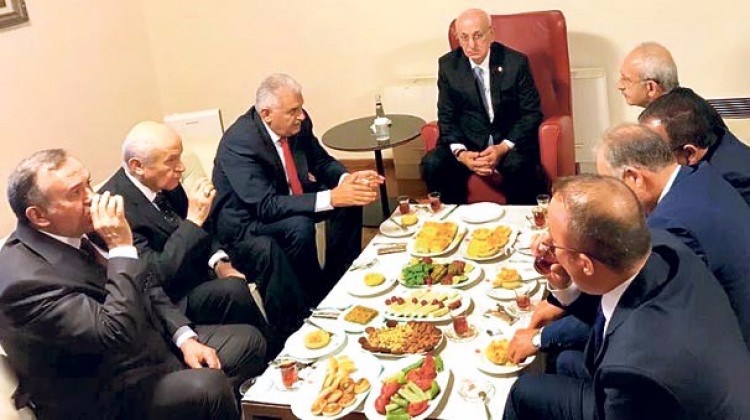 Sürpriz zirvede dikkat çeken ayrıntı!