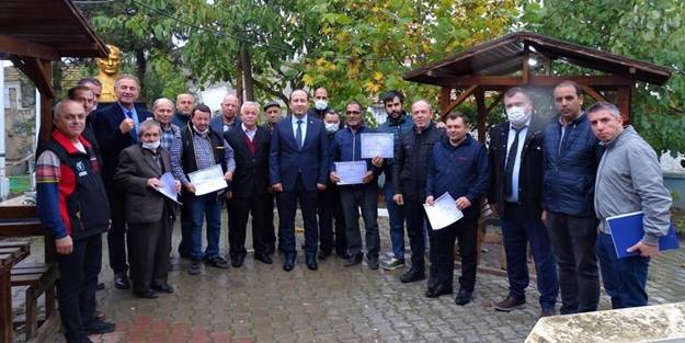 Sürü yönetimi elemanı kursunu tamamlayan vatandaşlara sertifikaları verildi