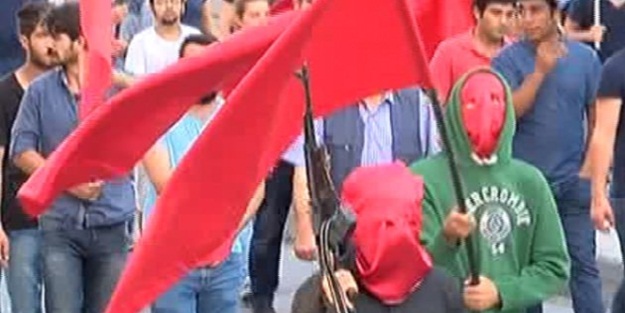 Suruç’taki cenazelere ilginç karşılama