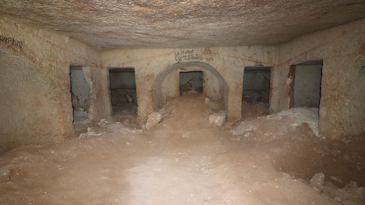 Suruç’taki kaya mezar kültür envanterine kaydedildi