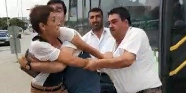 Sürücü kursu hocası ve halk otobüsü şoförü birbirine girdi