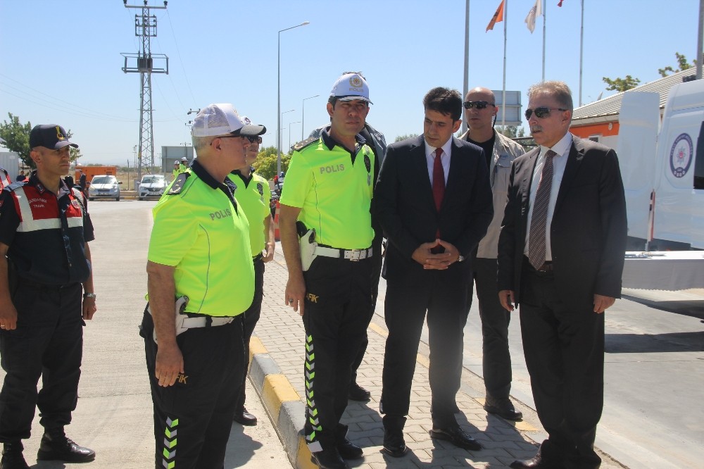 Sürücülere emniyet kemerinin önemi uygulamalı anlatıldı 