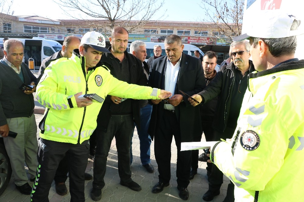 Sürücülere ve yolculara kış lastiği ve emniyet kemeri eğitimi 