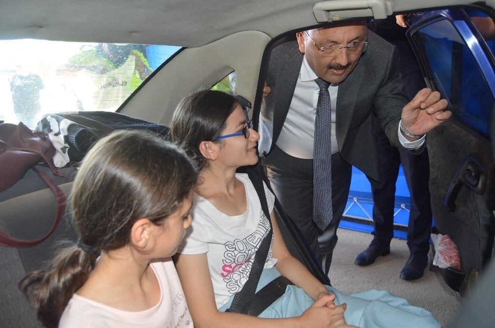 Sürücülere videolu emniyet kemeri uyarısı 