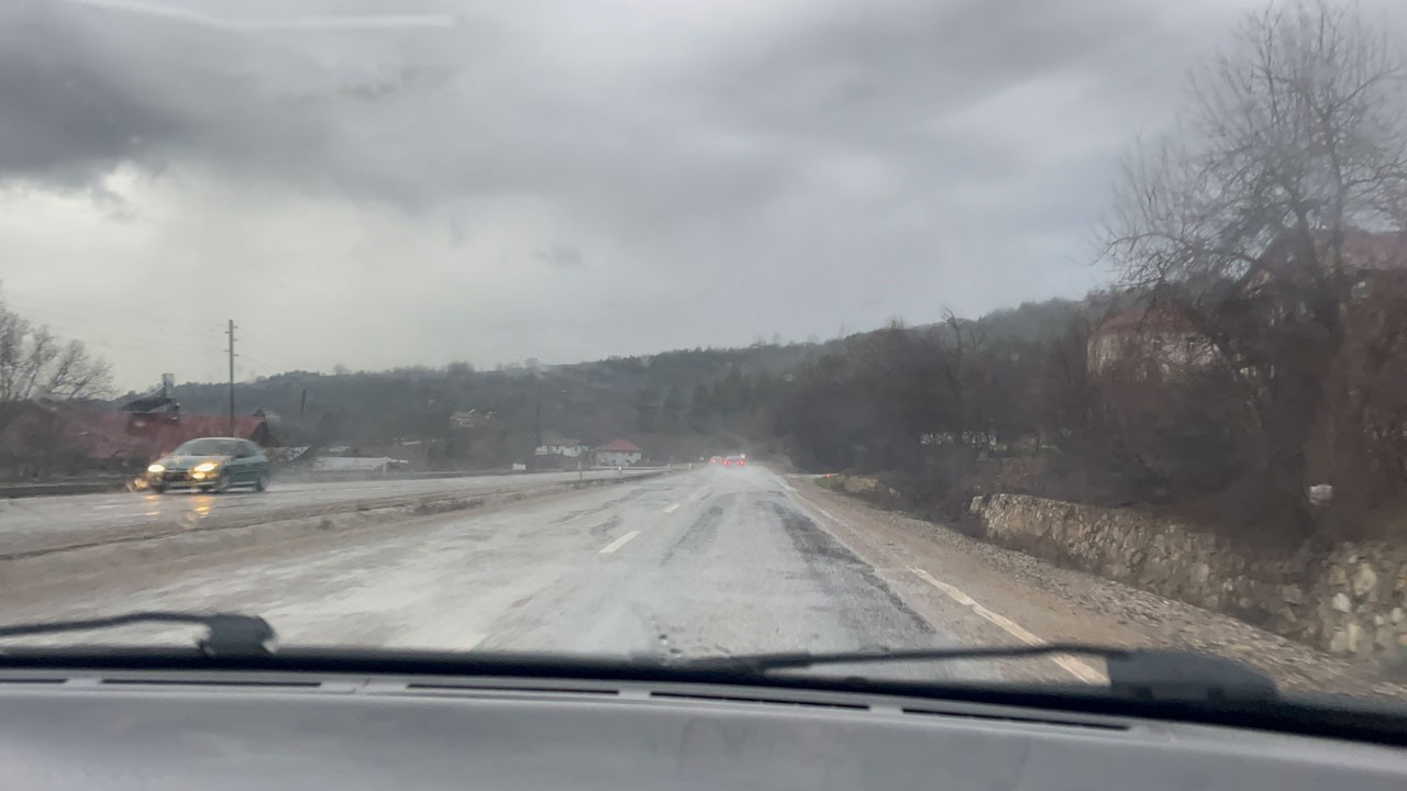 Sürücülerin sağanak ile imtihanı