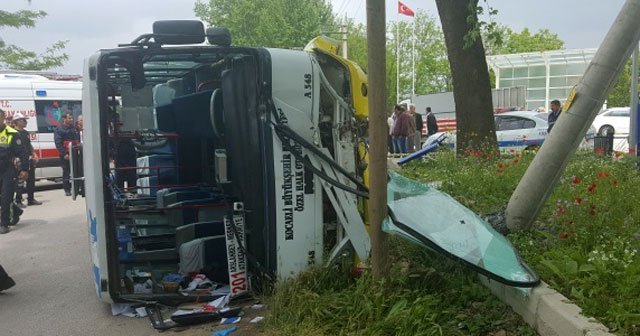 Sürücüsü kalp krizi geçiren otobüs devrildi: 1 ölü