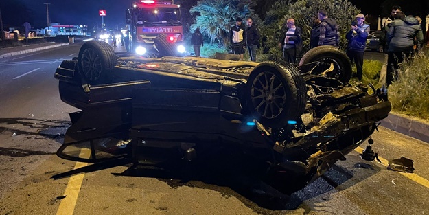 Sürücüsünün direksiyon hakimiyetini kaybettiği otomobil takla attı