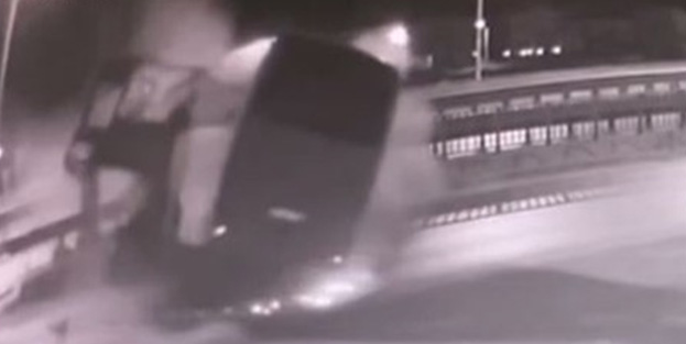 Sürücüsünün öldüğü, 20 turistin yaralandığı kazanın görüntüleri ortaya çıktı!