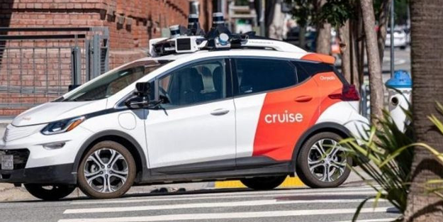 Sürücüsüz taksiden ambulansa engel! Hasta hayatını kaybetti