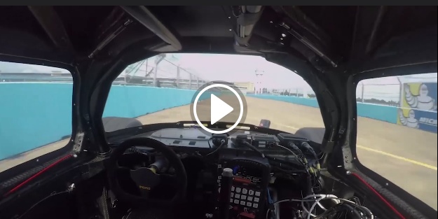 Sürücüsüz yarış aracının test sürüşü görüntülendi