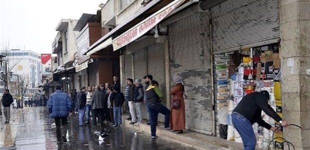 Sur'da 9 mahallede yasak kaldırıldı