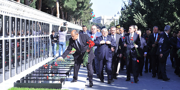 Şuşa şehitleri dualarla anıldı