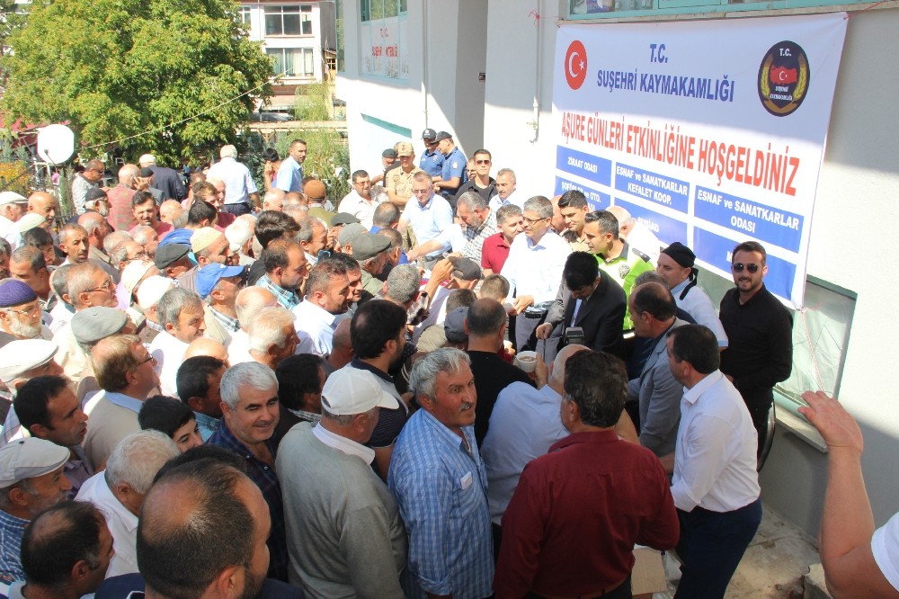 Suşehri Kaymakamlığı aşure ikramı 