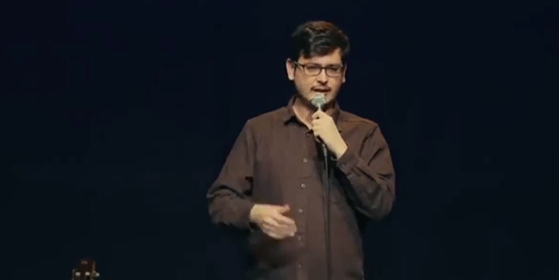 Susturun bu soytarıyı!