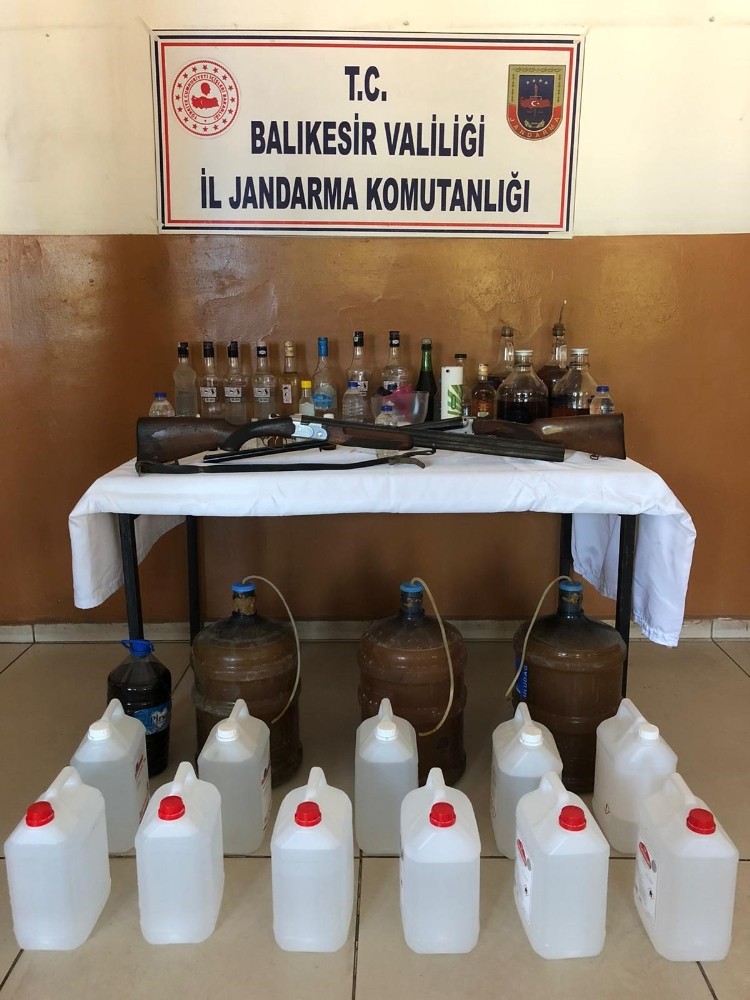 Susurluk’ta 182 Litre kaçak içki ele geçirildi 