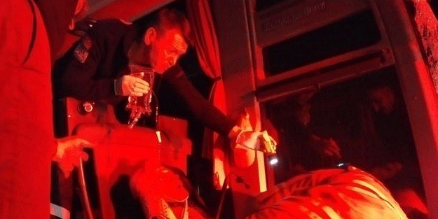 Susurluk'ta can pazarı! Otobüs tıra çarptı