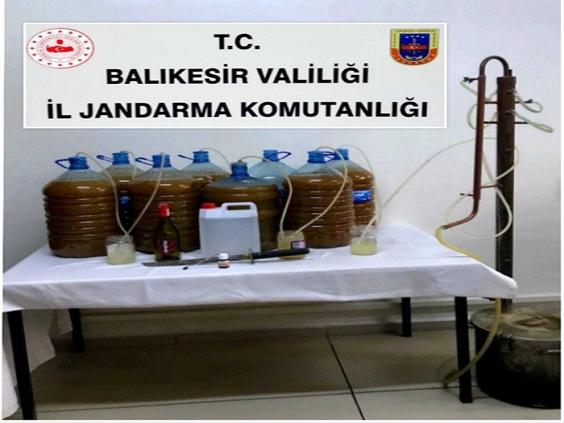 Susurluk’ta kaçak içki operasyonu 