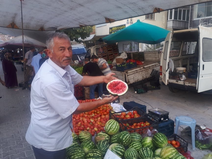 Susuz üretilen yerli karpuza rağbet 