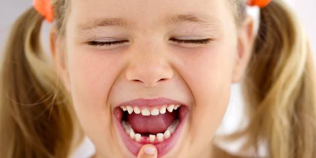 Süt dişi çürüklerinden korumak için 5 öneri