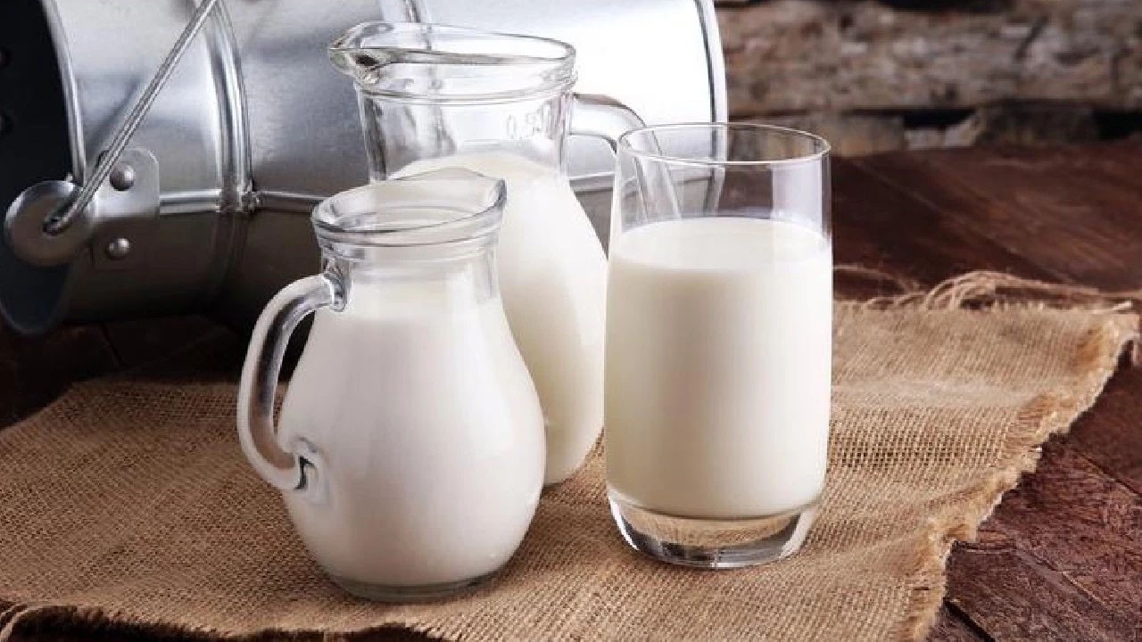 Süte dikkat! Süt ile ilgili çarpıcı iddia: Düşük yağlı sütler raflardan kalkmalı! Şok talep