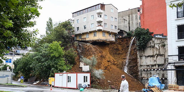Sütlüce'de yıkılan binada hırsızlık şoku!