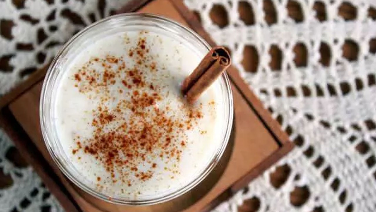 Sütünüze veya yoğurdunuza 1 çay kaşığı tarçın eklemenin inanılmaz faydaları var!