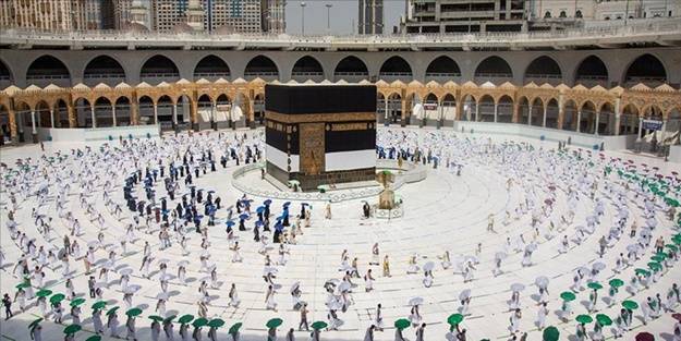 Suudi Arabistan duyurdu! Hacılara robotlar hizmet edecek