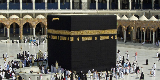 Suudi Arabistan umre sezonunun başladığını duyurdu
