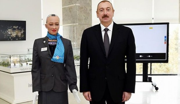 Suudi Arabistan vatandaşı robot Sophia'dan bir ilk daha!