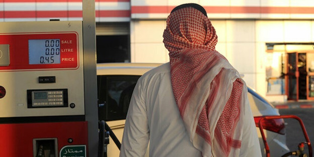 Suudi Arabistan'a büyük şok: Gelirleri yüzde 33 azalacak
