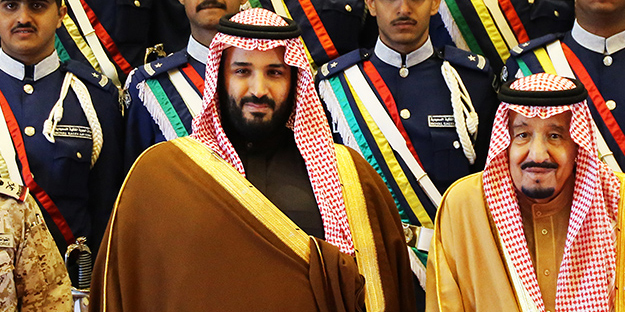 Suudi Arabistan'da ilk kez kutlandı! Kelime-i Tevhid ve kılıç simgesi...