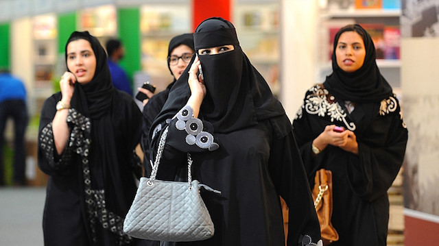 Suudi Arabistan'da kadınlar artık izinsiz seyahat edebilecek