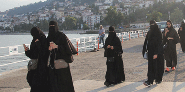 Suudi Arabistan'da maalesef gündem Türkiye! 'Kaçmaya başladılar' diyerek duyurdular